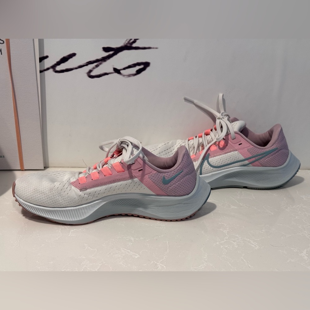 NIKE AIR ZOOM PEGASUS 38 RUNNING SHOES. Size 8 PINK & WHITE W/gray accents - Picture 2 of 10